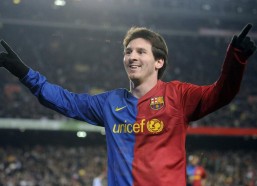 足彩网：日本翼锋中村敬斗凌空斩获惊天世界波，兰斯客场奏凯跃居法乙积分榜第三位