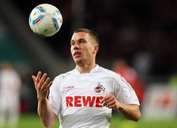 足彩网-喀麦隆国脚科法内临阵缺席国家队征召，经纪人证实行程取消