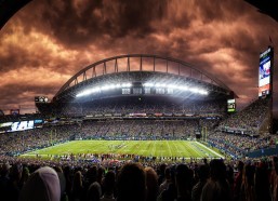 足彩网首页：勒布朗·詹姆斯宣称位置无界限，全能身手适应任何球队体系