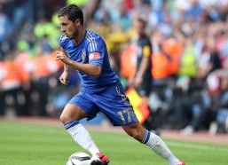 足彩网：北方德比烽烟再起，汉堡主场防线迎击不莱梅客场攻势，周日德甲上演攻防博弈巅峰战