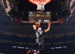 【足彩网首页】李行与武汉队完成续约，年龄增长之际，誓言在绿茵场承担更多责任