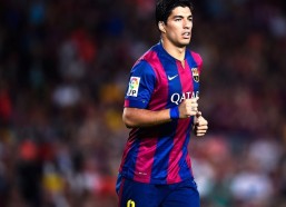 足彩网首页：米兰将士汗水浇灌梦想 积极备战季前训练营