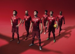 足彩网首页-涅槃重生！前阿森纳全能后卫富安健洋签约阿贾克斯，短期合约暗藏俱乐部复兴雄心