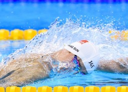 【足彩网首页】AG教练寒夜专访，竭尽所能，为了下一个冠军！